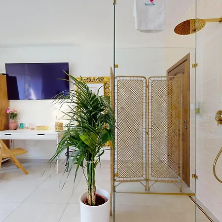 Ron De Mar - Flamingo Oda ve Kahvaltı 4*