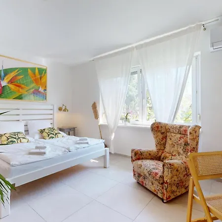 Ron De Mar - Flamingo 4*